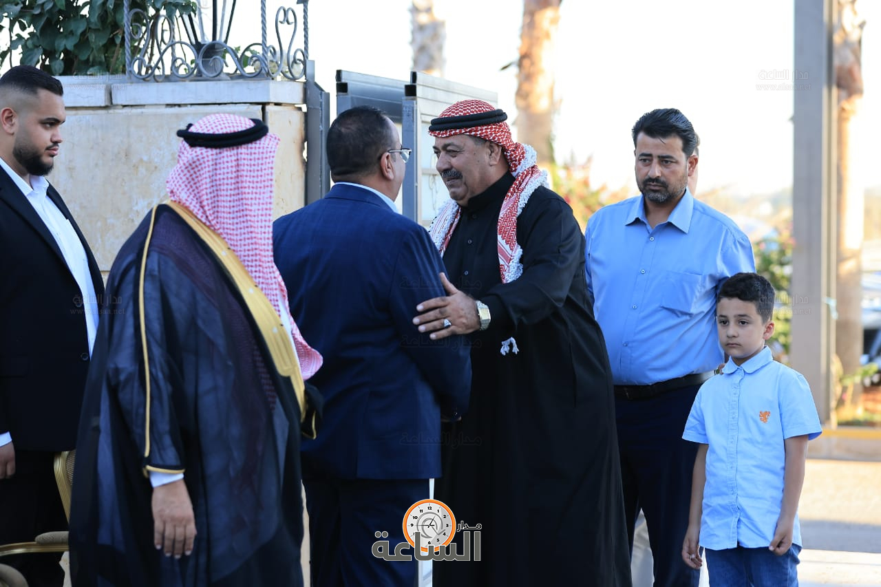 Madar Al-Saa Images 0.4377150849163378