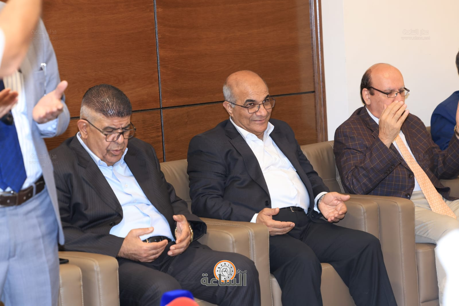 Madar Al-Saa Images 0.815620420603858