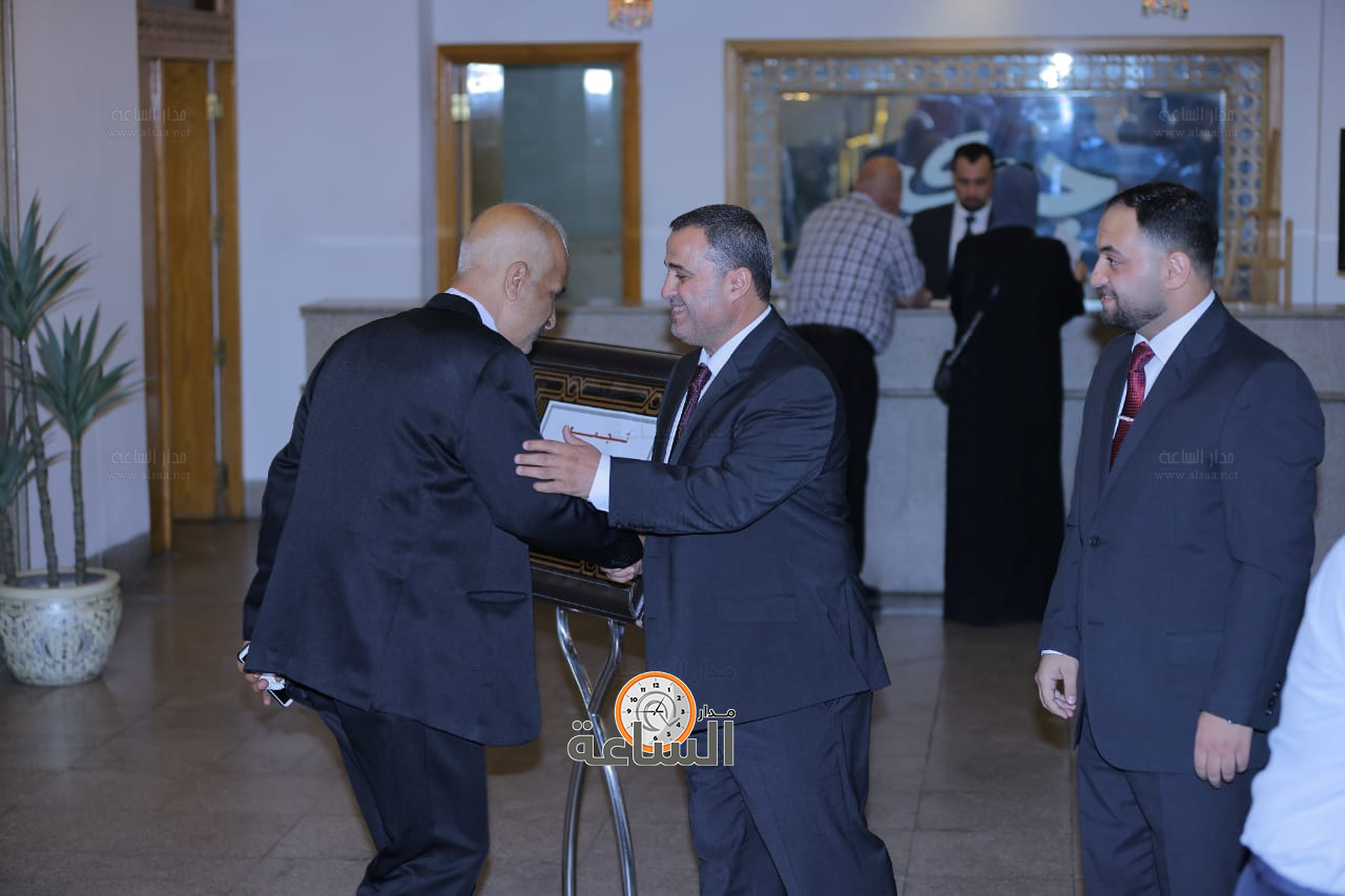 Madar Al-Saa Images 0.44940974497693875