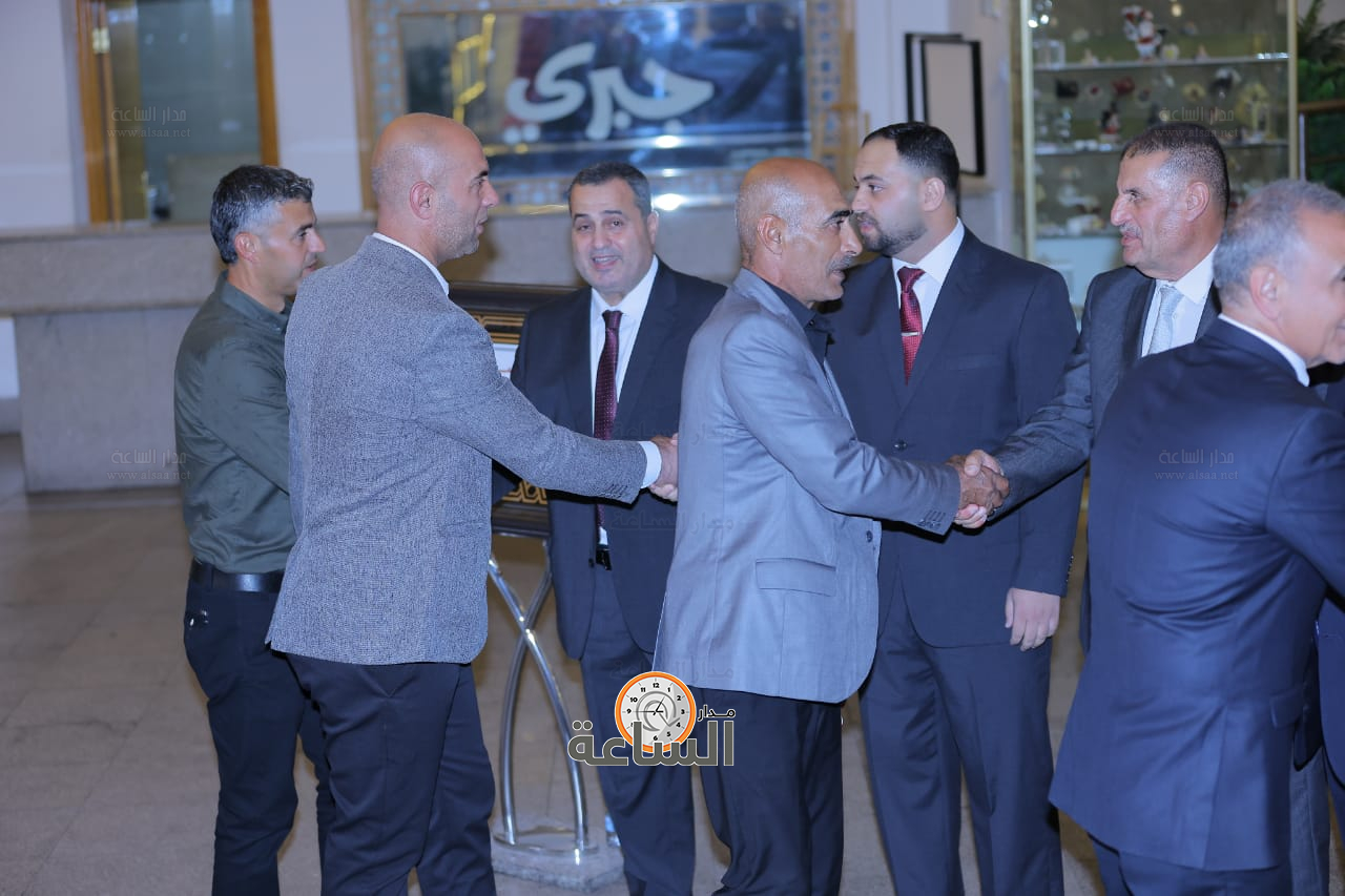 Madar Al-Saa Images 0.3530131414712071