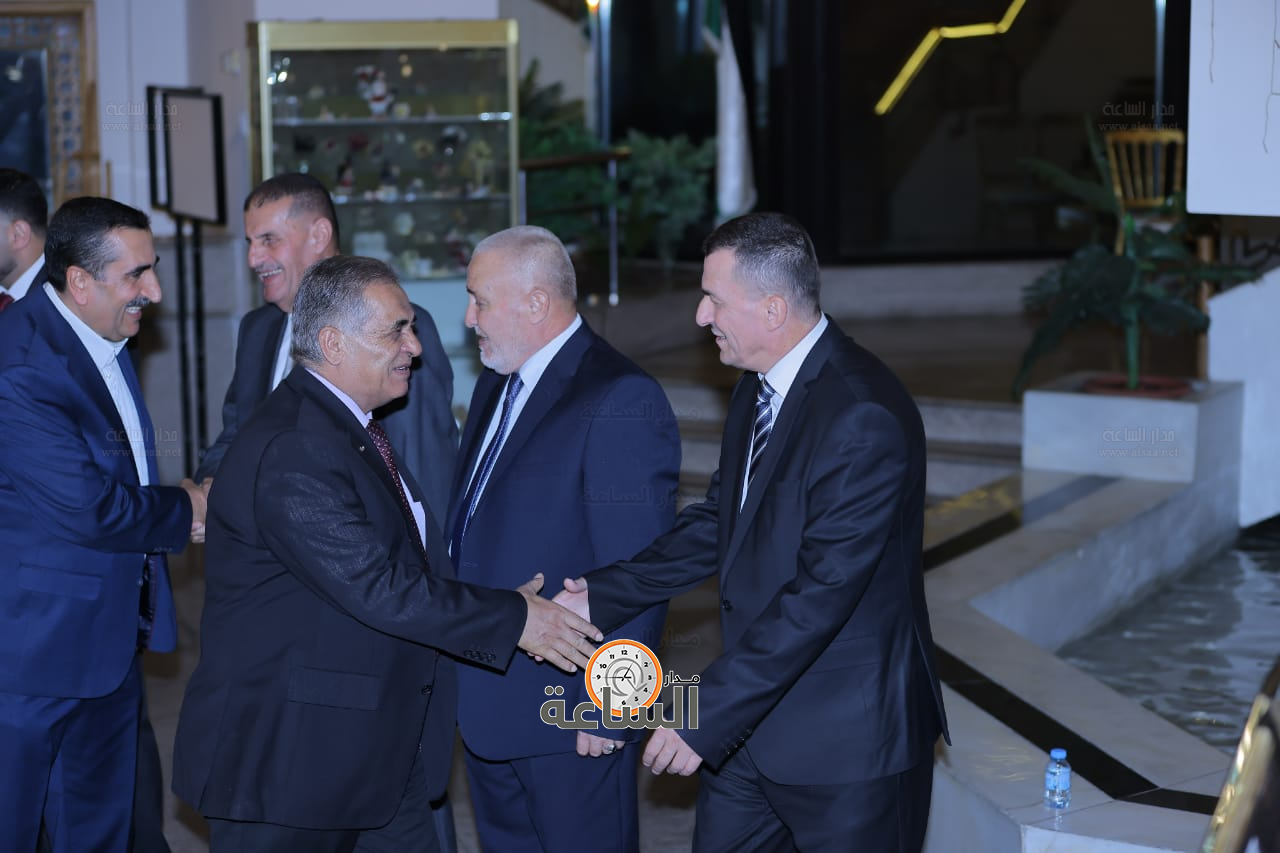 Madar Al-Saa Images 0.37359392264087576