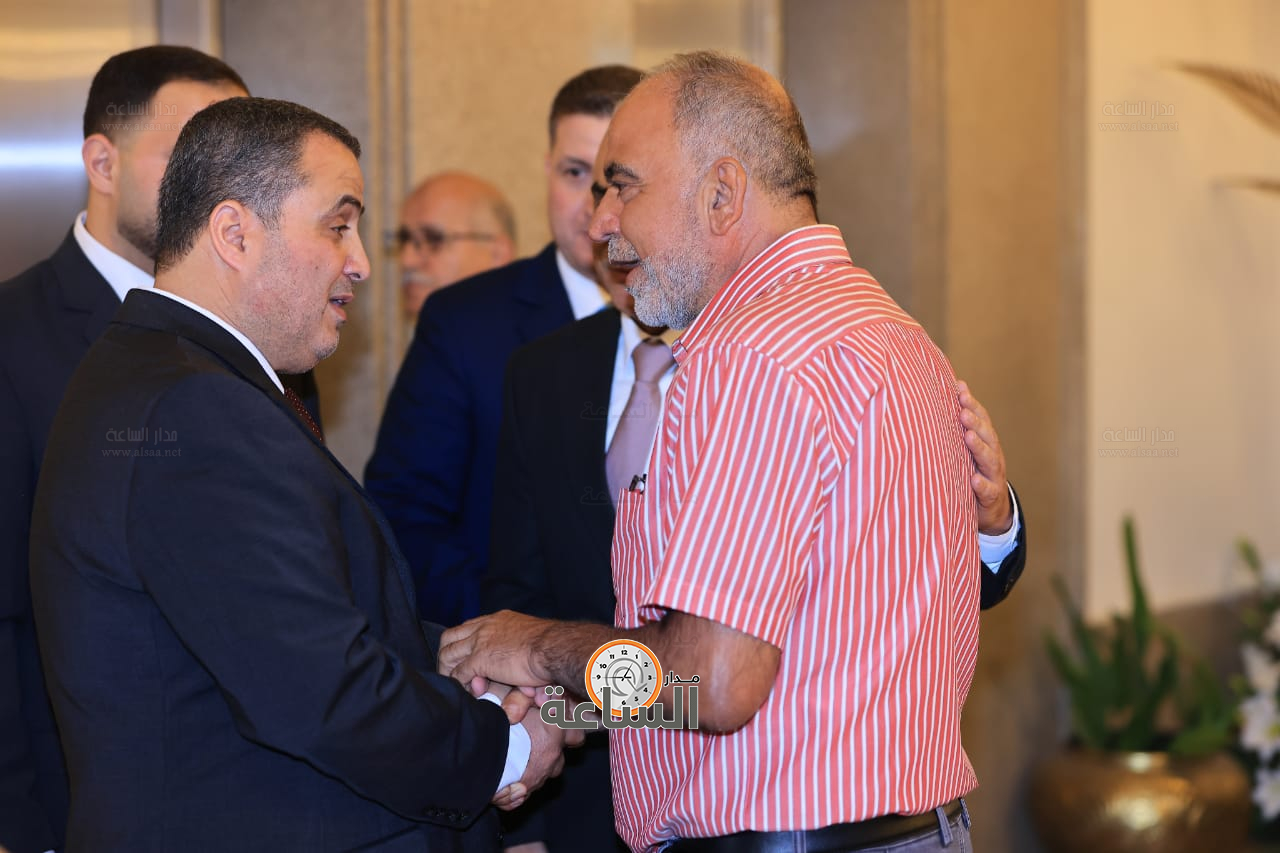 Madar Al-Saa Images 0.9395379352018821