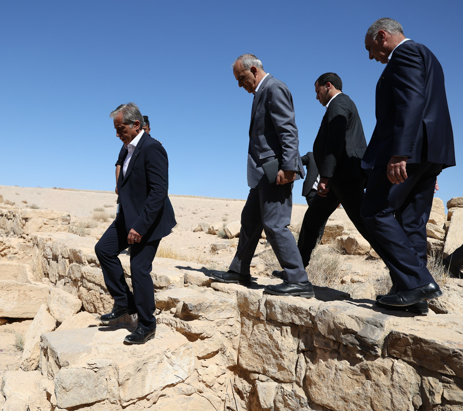 Madar Al-Saa Images 0.5693792925249479