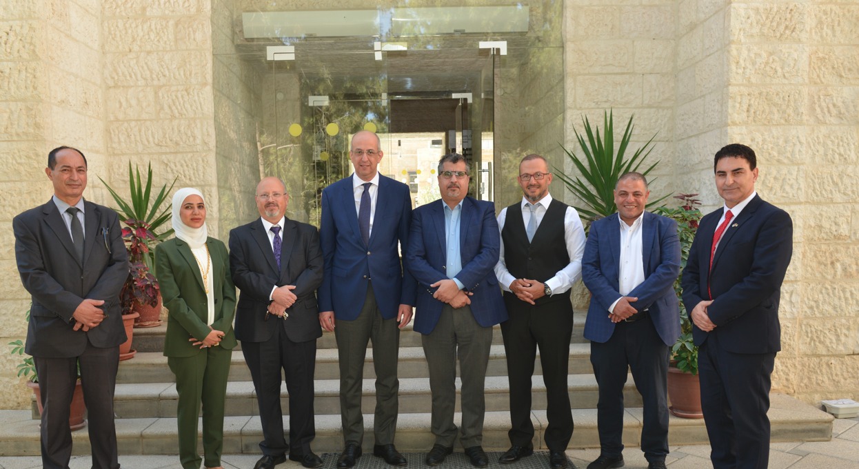 Madar Al-Saa Images 0.43637516826273326