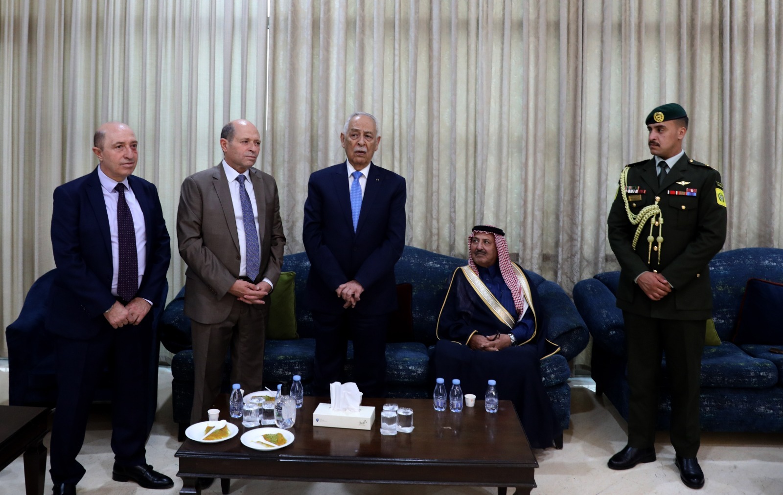 Madar Al-Saa Images 0.8802840427366475