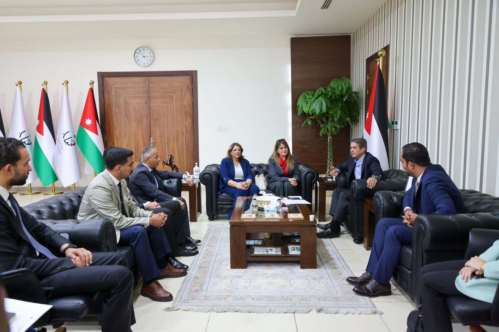 Madar Al-Saa Images 0.749416225502587