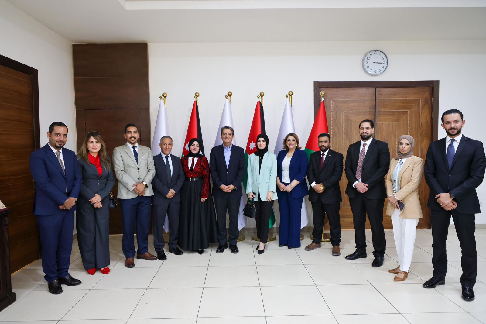 Madar Al-Saa Images 0.7696758591451032