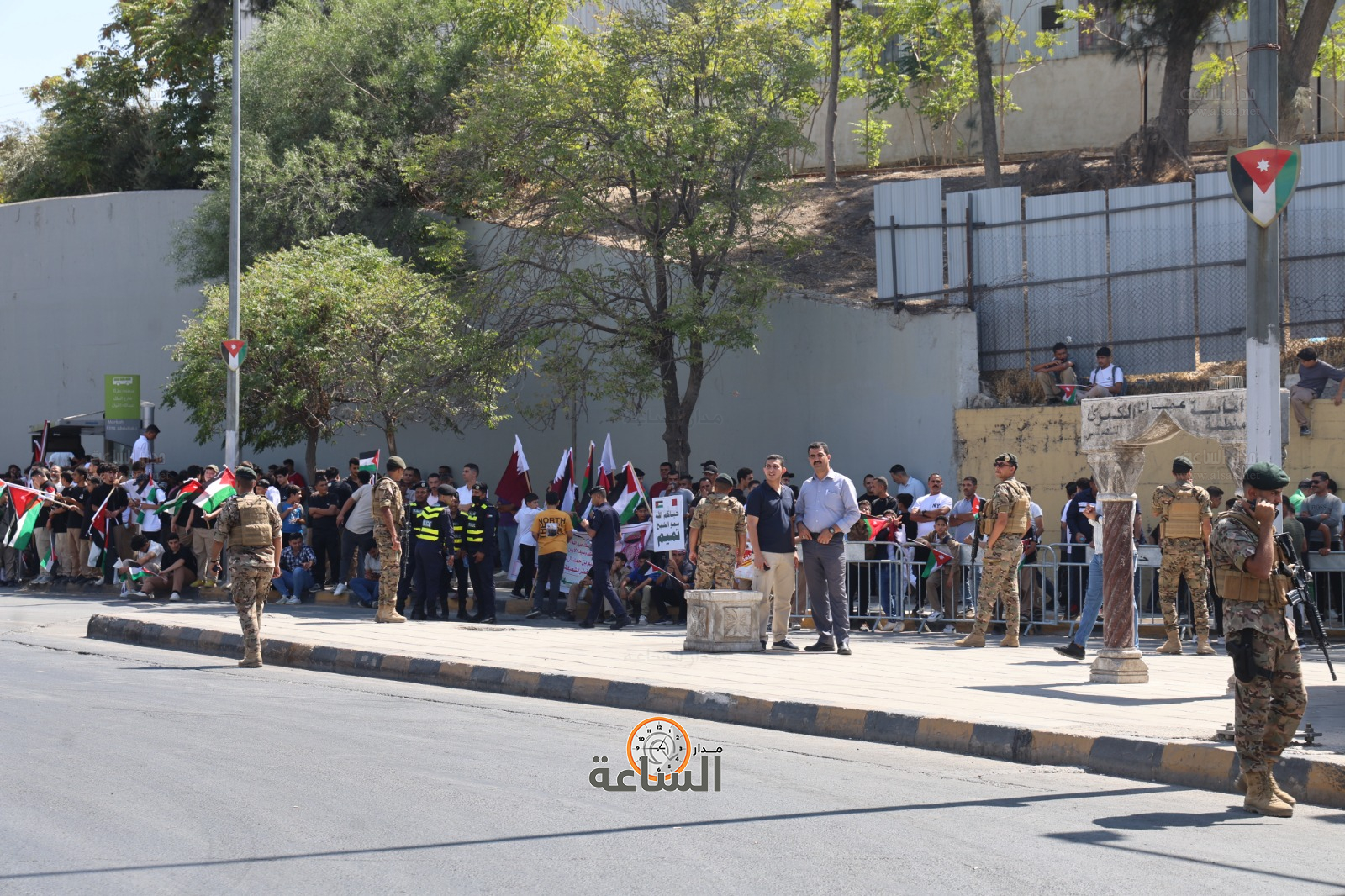 Madar Al-Saa Images 0.7627927000331269