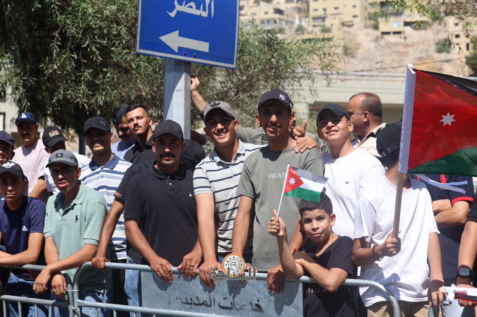 Madar Al-Saa Images 0.8127017209042329