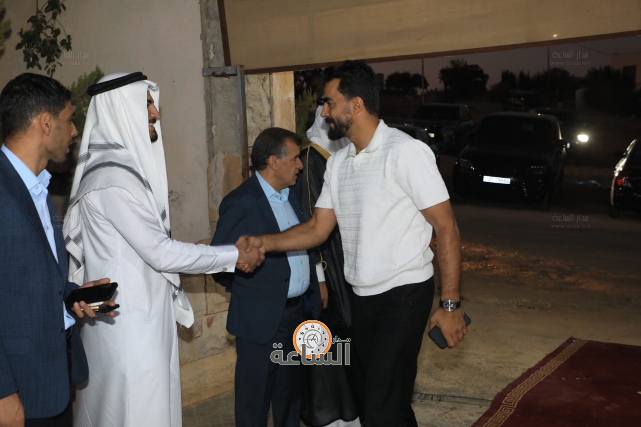 Madar Al-Saa Images 0.3957367184141919