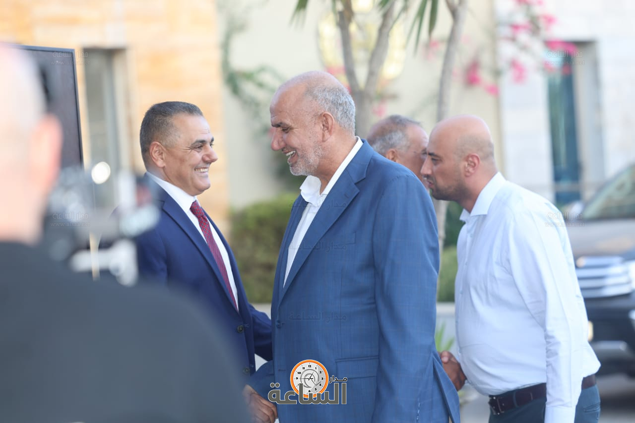 Madar Al-Saa Images 0.6995727344073391