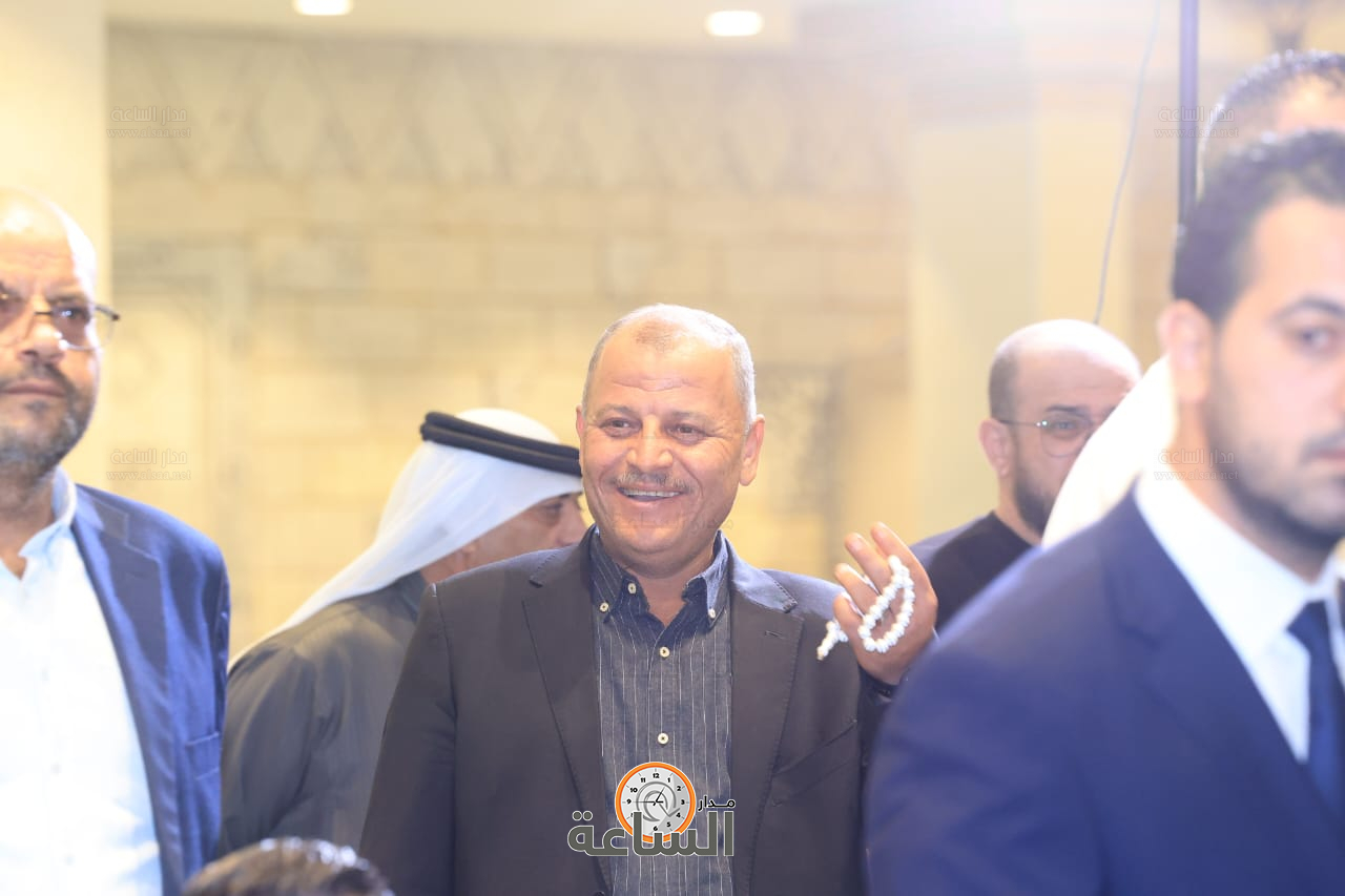 Madar Al-Saa Images 0.33332050553792836