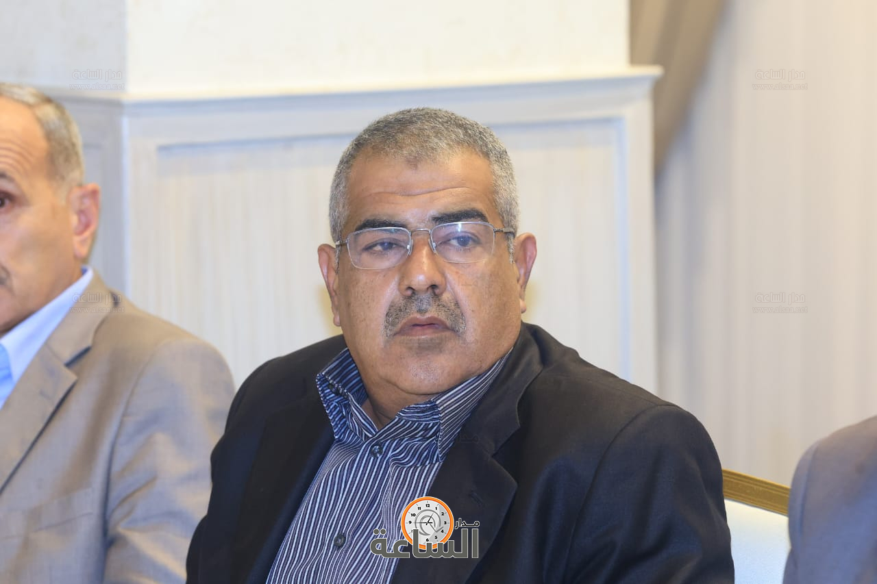 Madar Al-Saa Images 0.42846290246101915