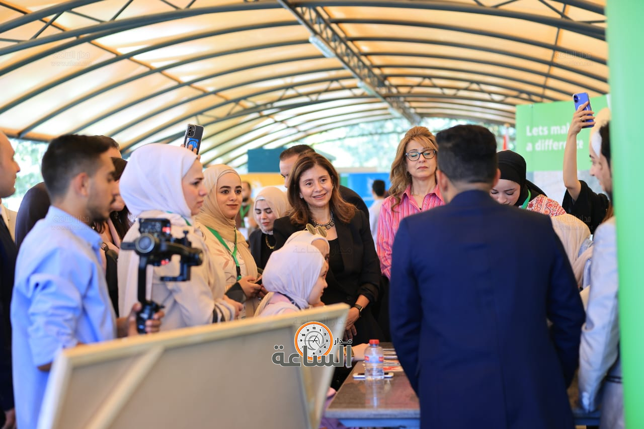 Madar Al-Saa Images 0.03855554794137994