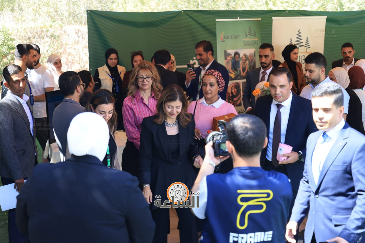 Madar Al-Saa Images 0.7758608407870151