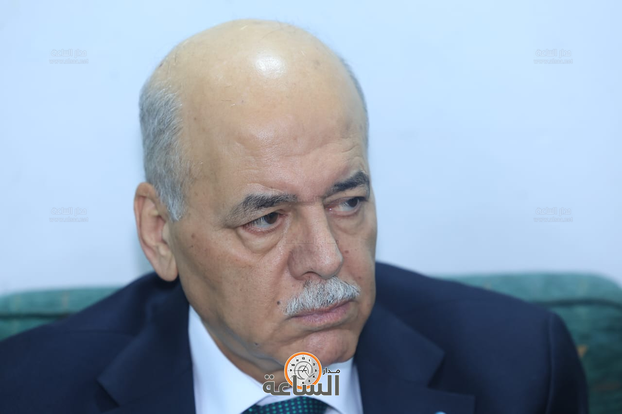 Madar Al-Saa Images 0.185947135135634