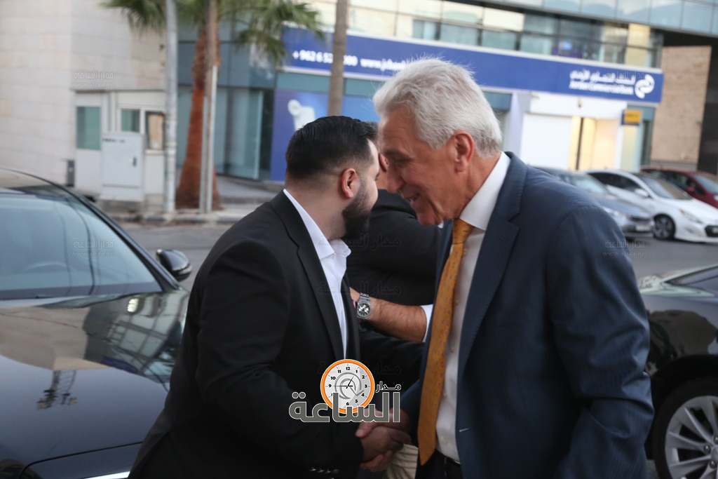 Madar Al-Saa Images 0.8225164305291643