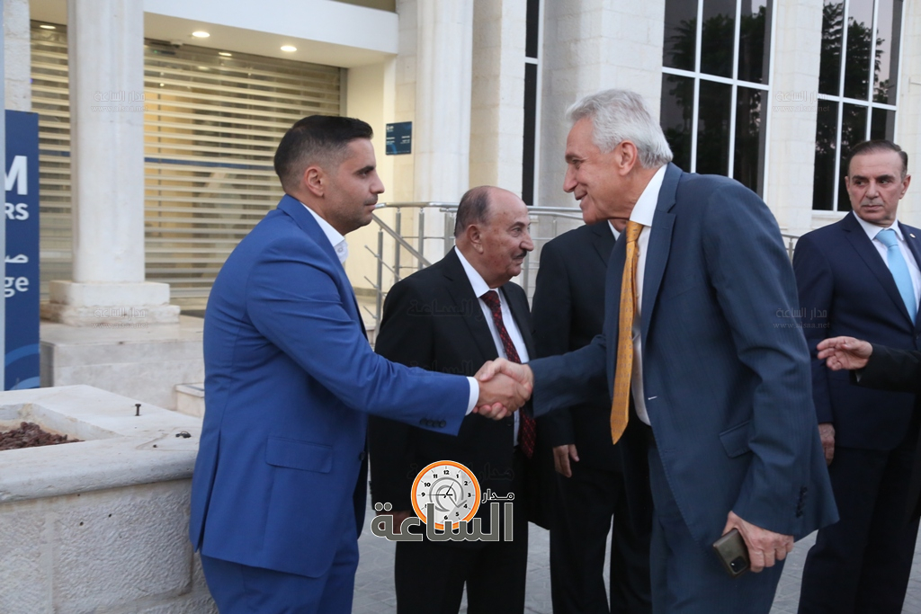 Madar Al-Saa Images 0.6762987908650739