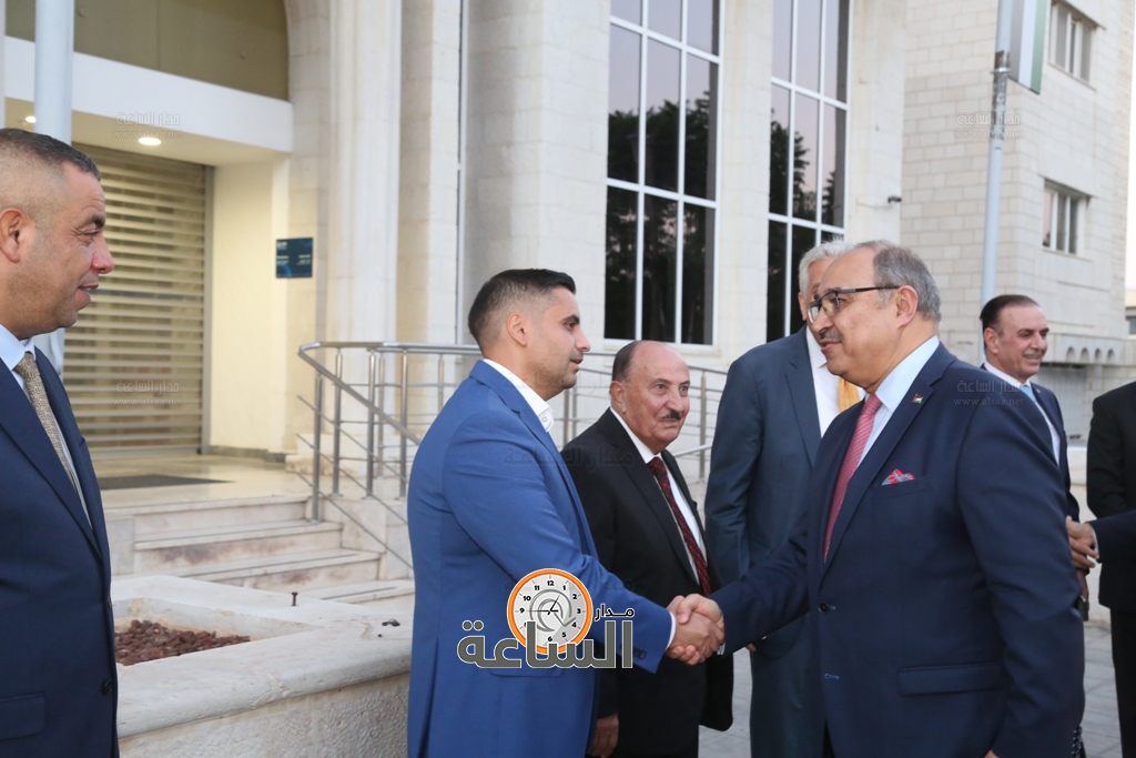 Madar Al-Saa Images 0.14140385735214644