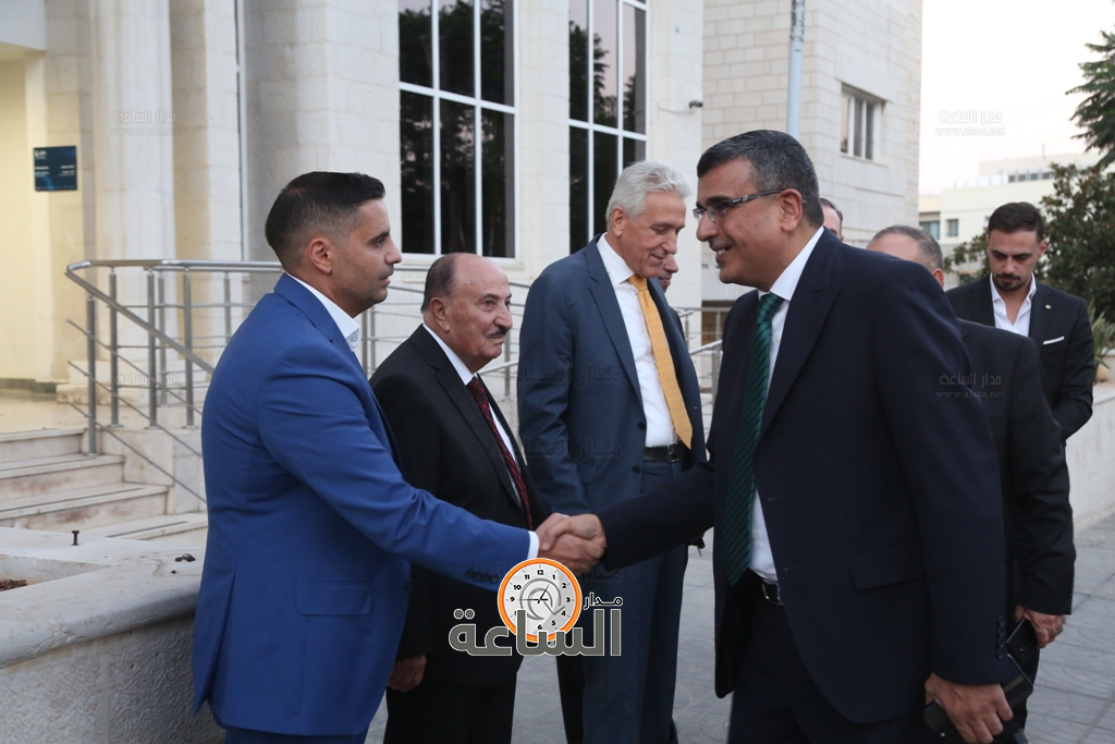 Madar Al-Saa Images 0.8563205288835024