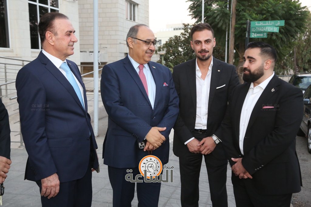 Madar Al-Saa Images 0.19892671864544031