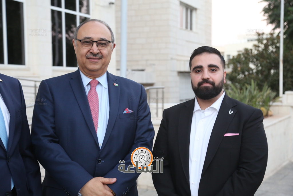 Madar Al-Saa Images 0.3936992190309956