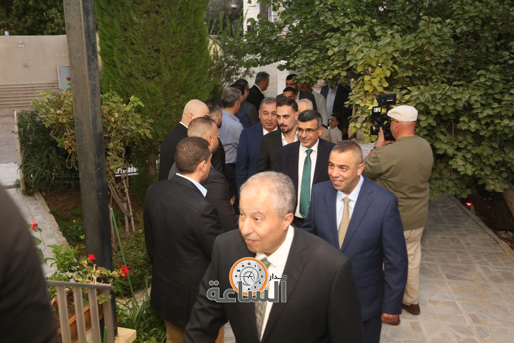 Madar Al-Saa Images 0.3495990052279546