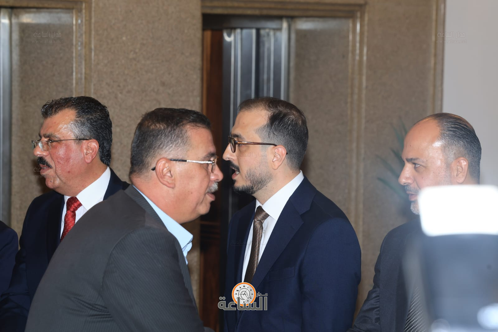 Madar Al-Saa Images 0.4616018029924174