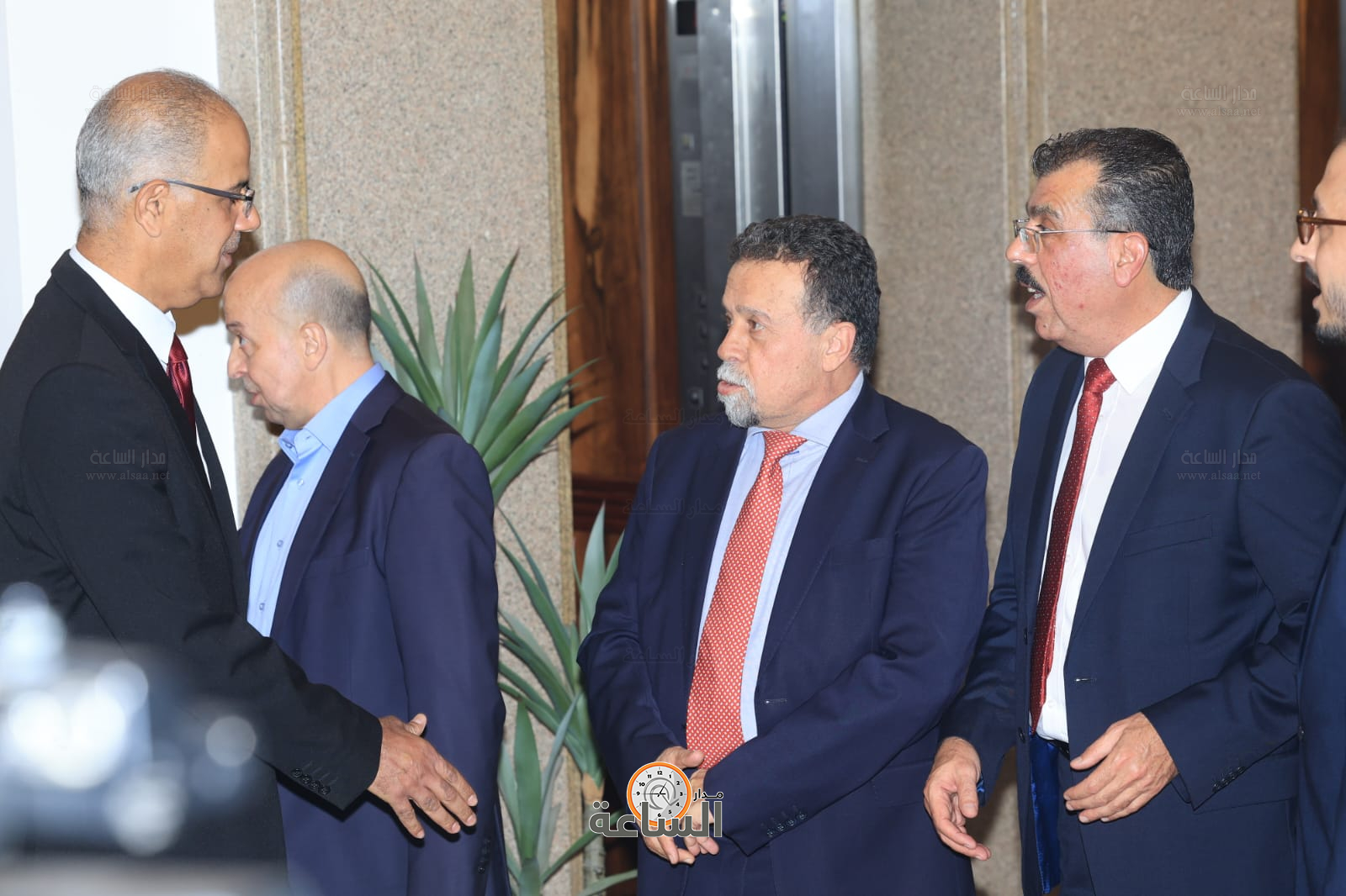 Madar Al-Saa Images 0.8055218636975081