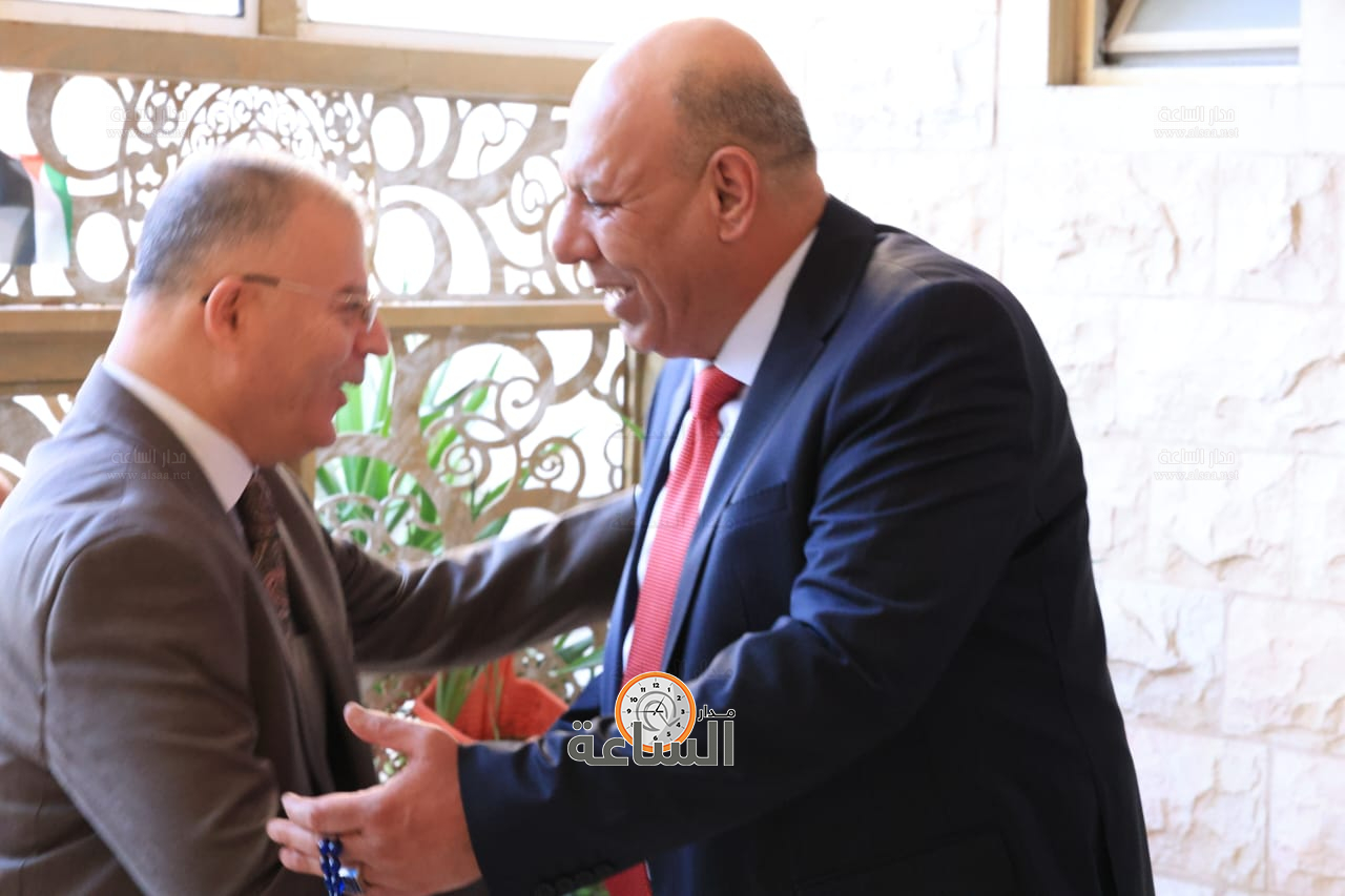 Madar Al-Saa Images 0.6830593325986134