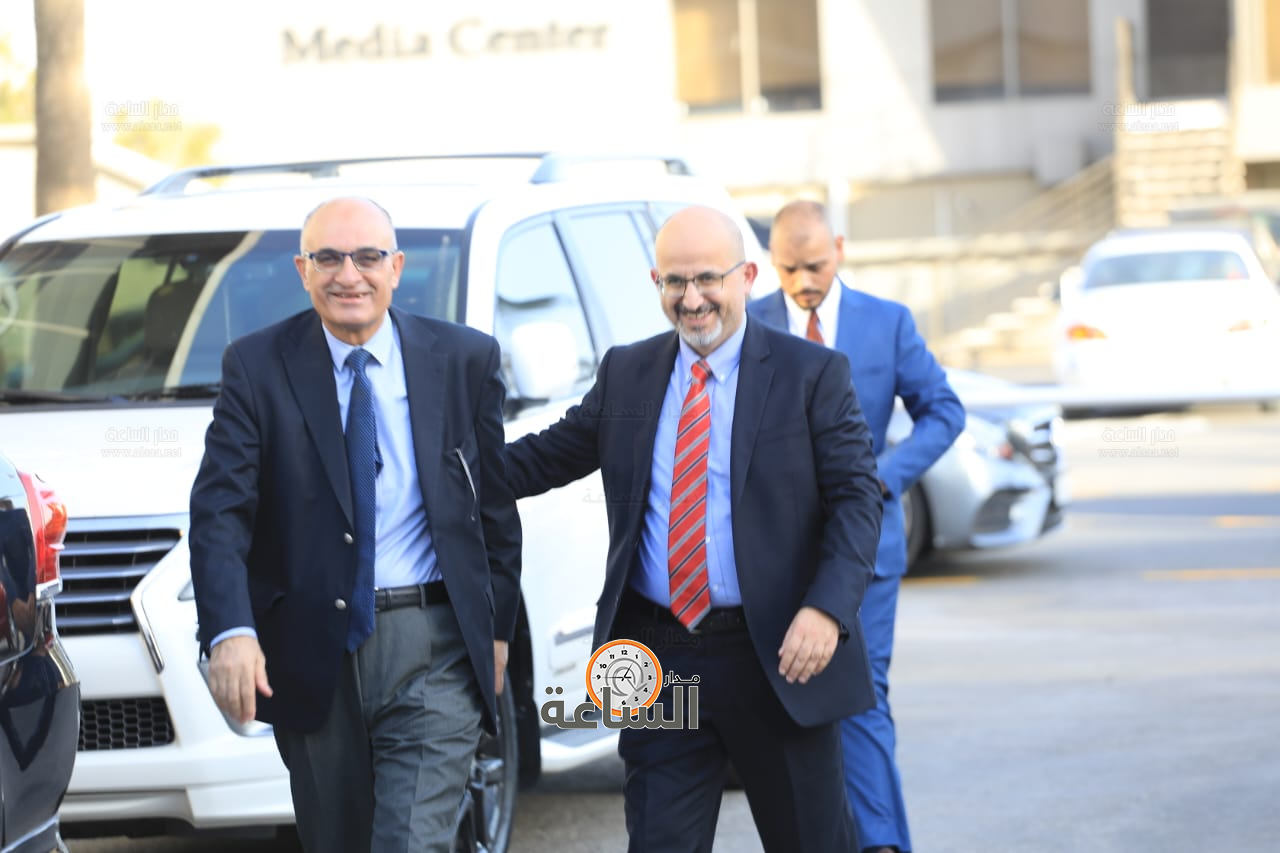 Madar Al-Saa Images 0.995244470725044