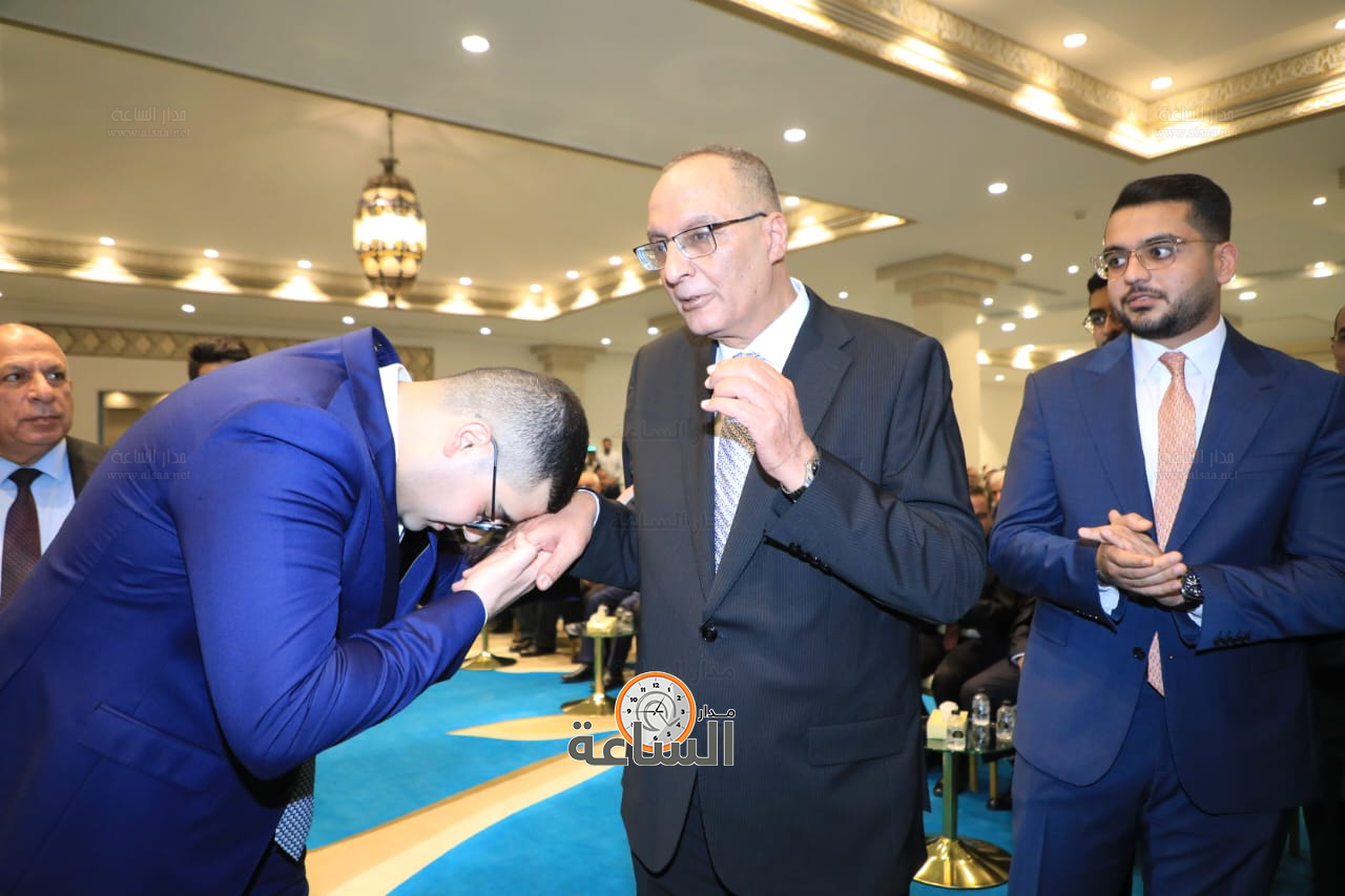 Madar Al-Saa Images 0.8845937609298891