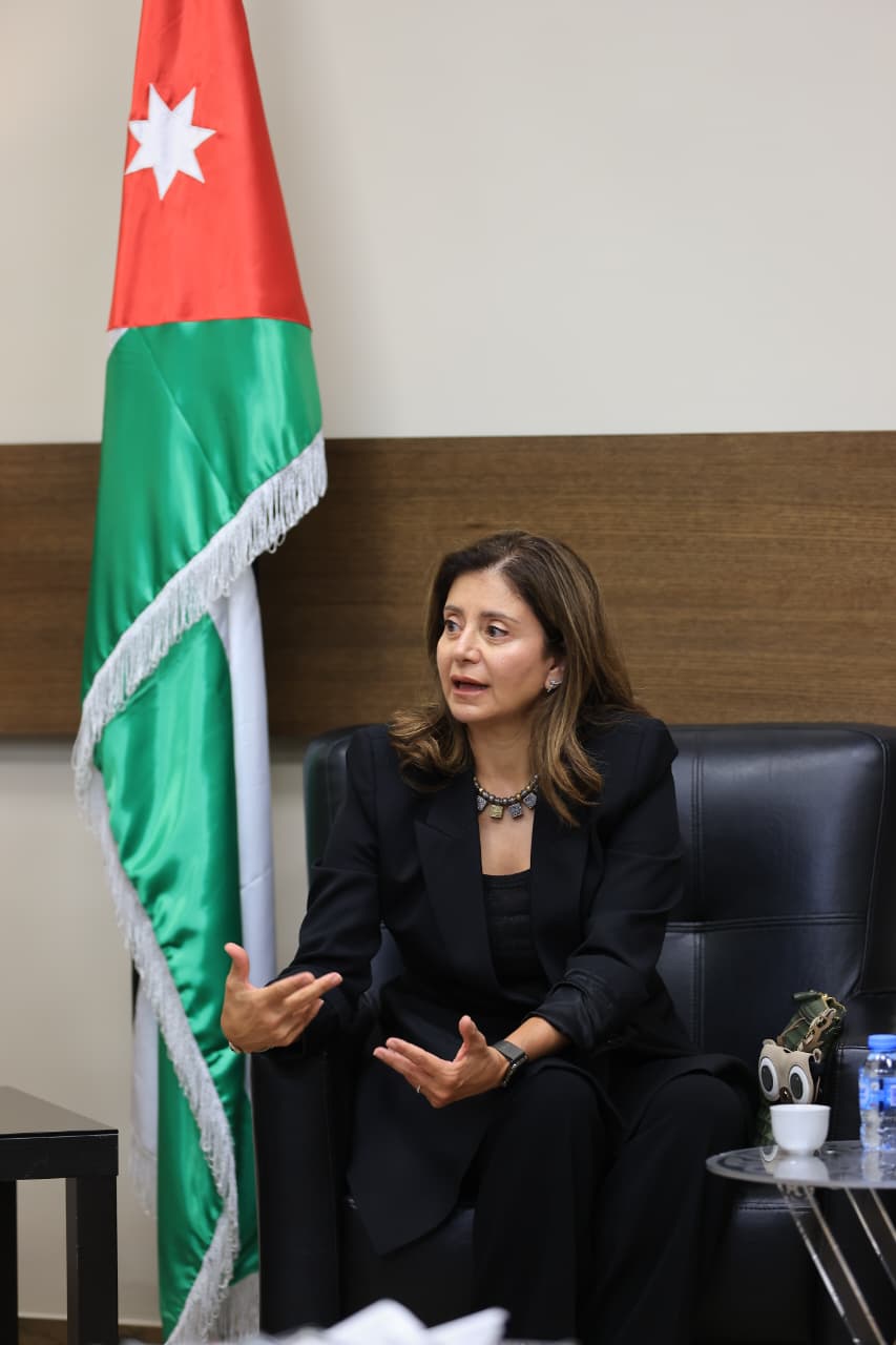 Madar Al-Saa Images 0.516828321407446