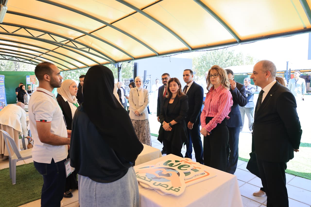 Madar Al-Saa Images 0.8879816540800178