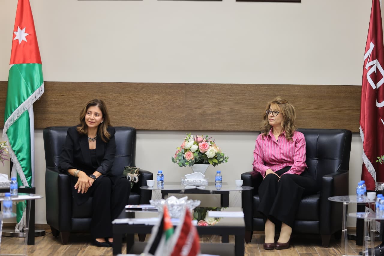 Madar Al-Saa Images 0.27977662664219505