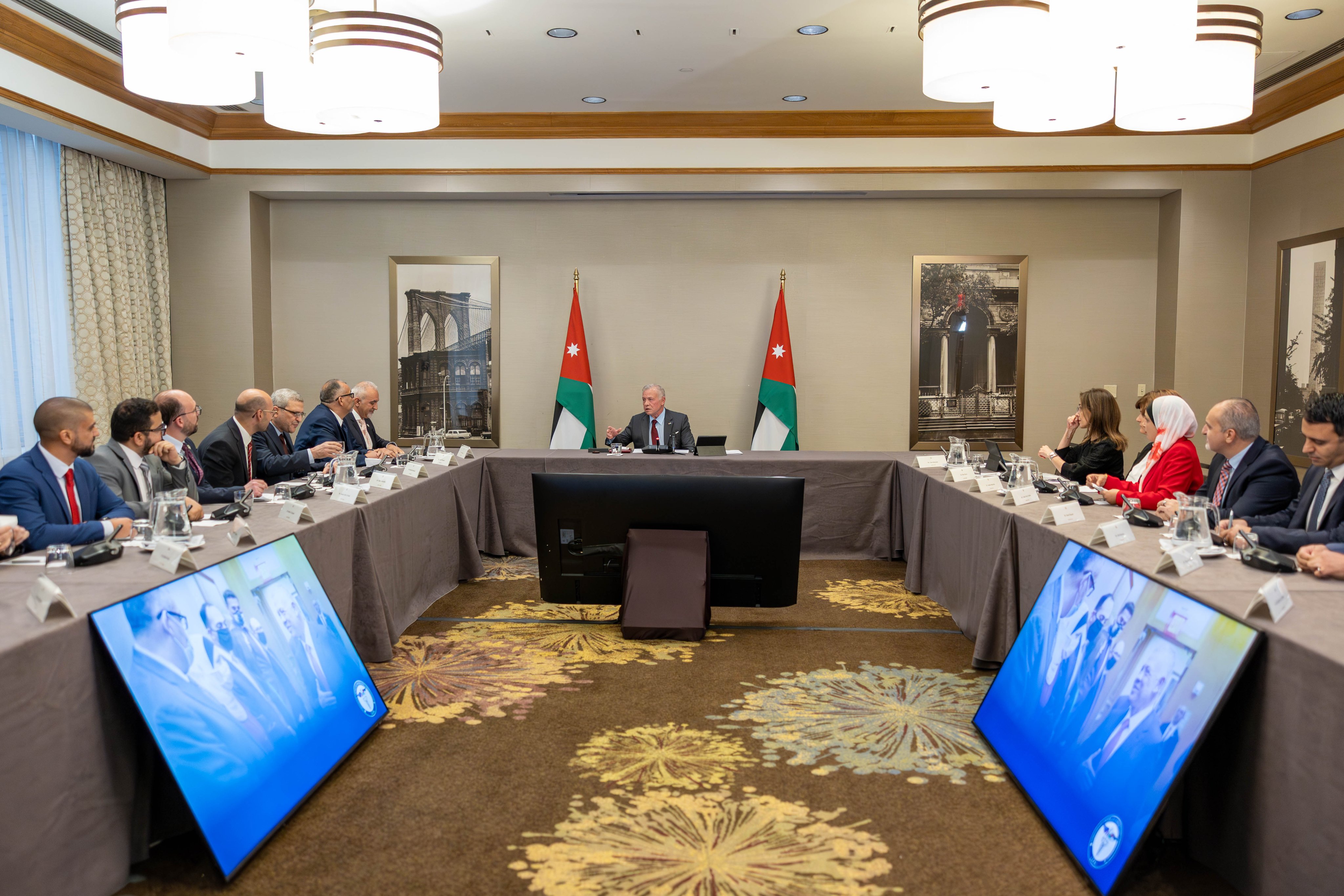 Madar Al-Saa Images 0.3534023785801015