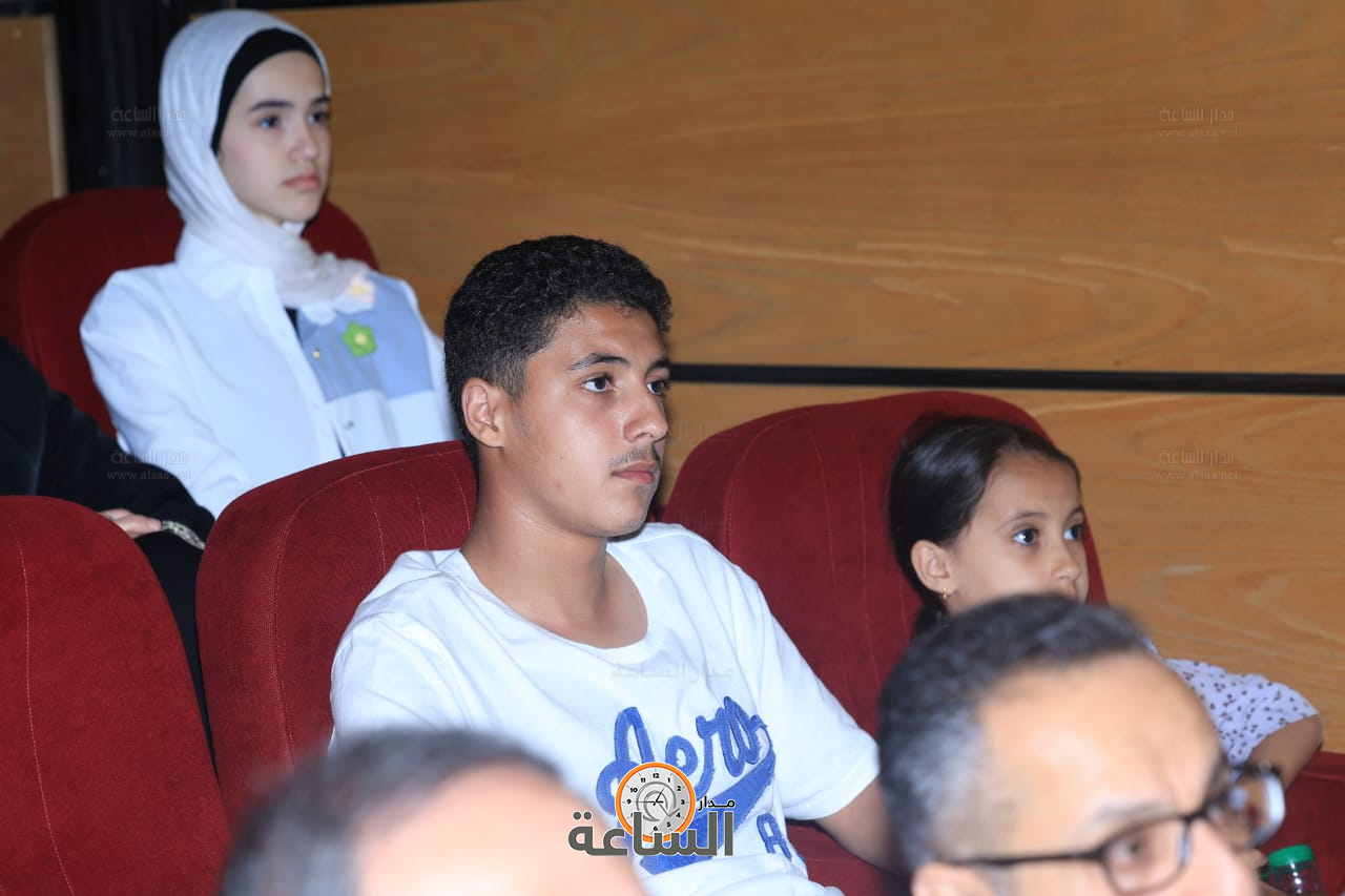 Madar Al-Saa Images 0.9999625710029656