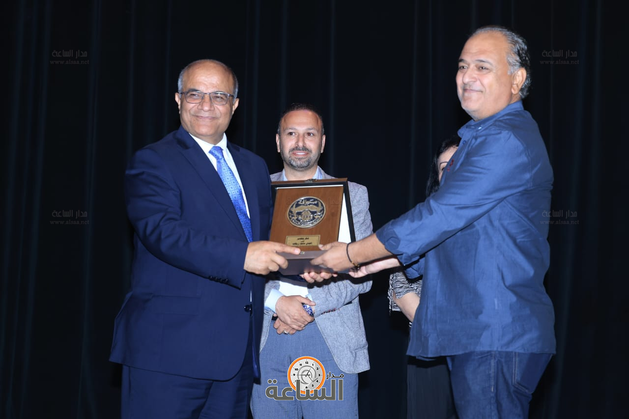 Madar Al-Saa Images 0.46876488584360176