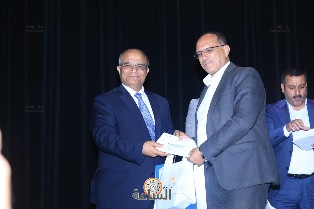 Madar Al-Saa Images 0.1832448803043346