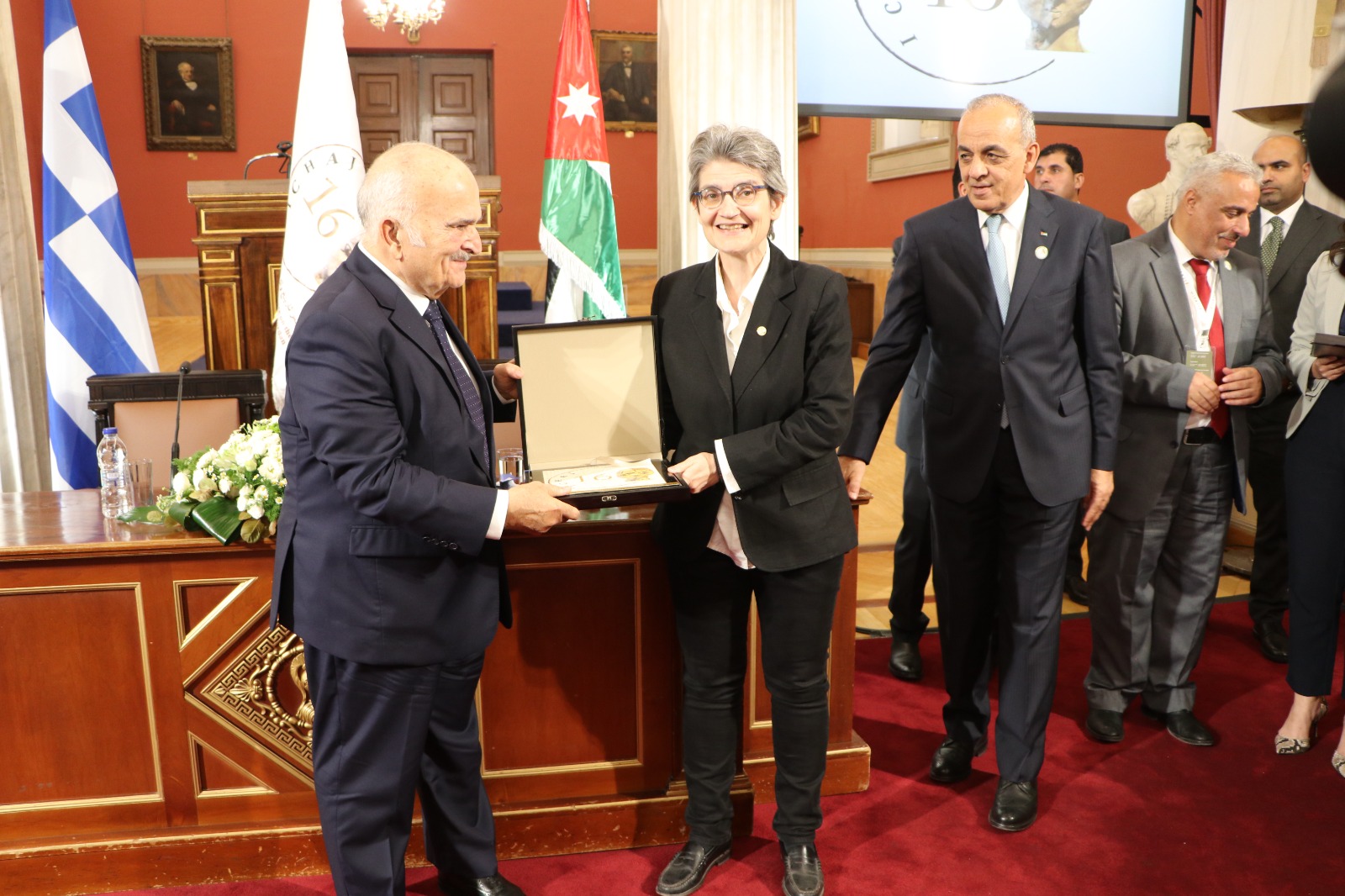 Madar Al-Saa Images 0.8119321055973033