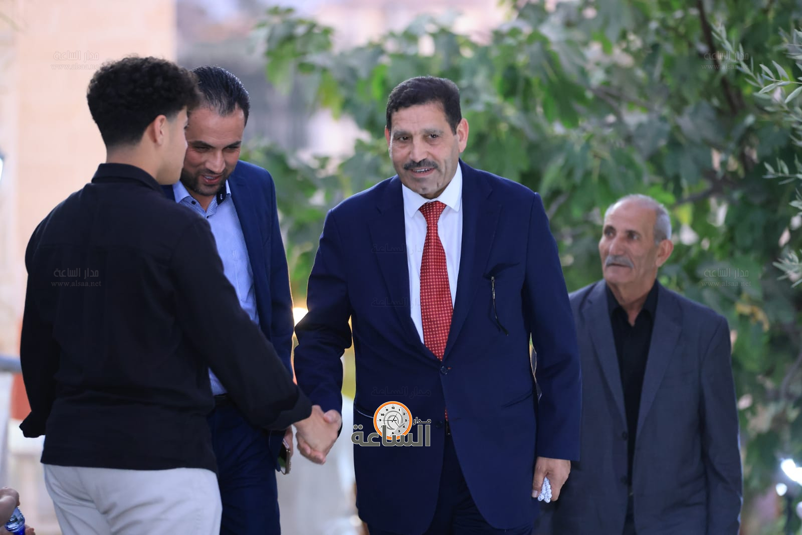 Madar Al-Saa Images 0.9752314707960752