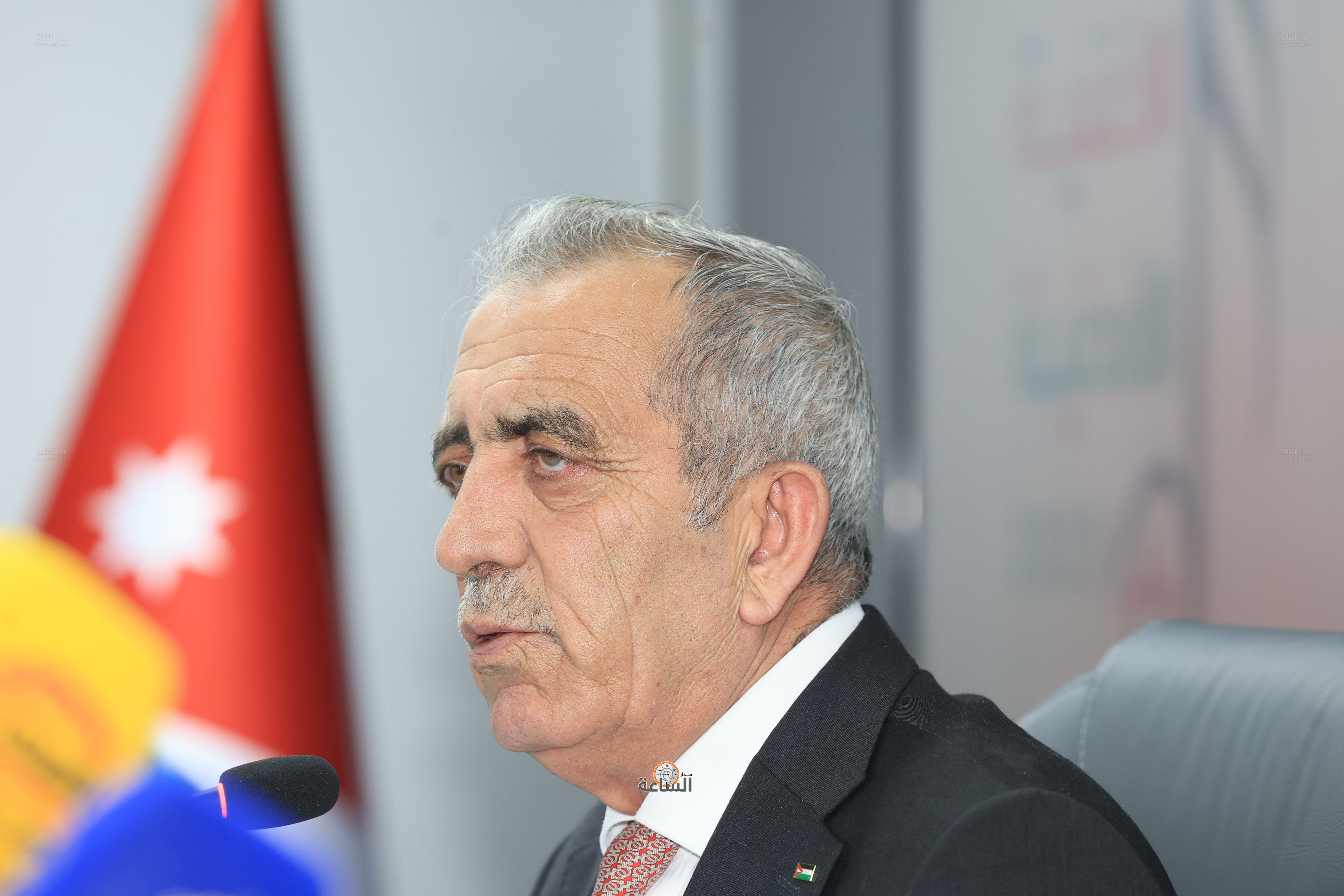 Madar Al-Saa Images 0.8386525292984042