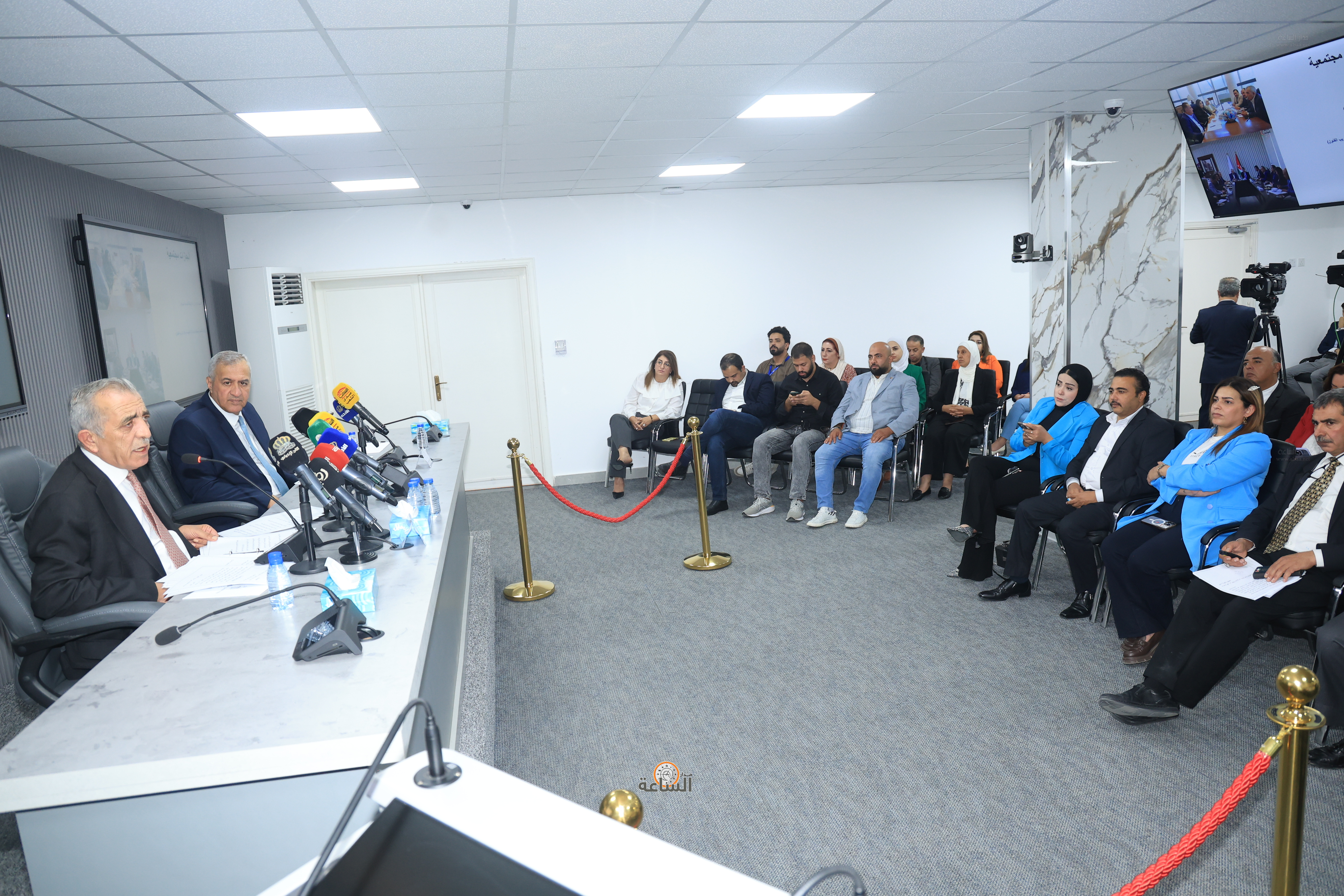 Madar Al-Saa Images 0.7956028170497821