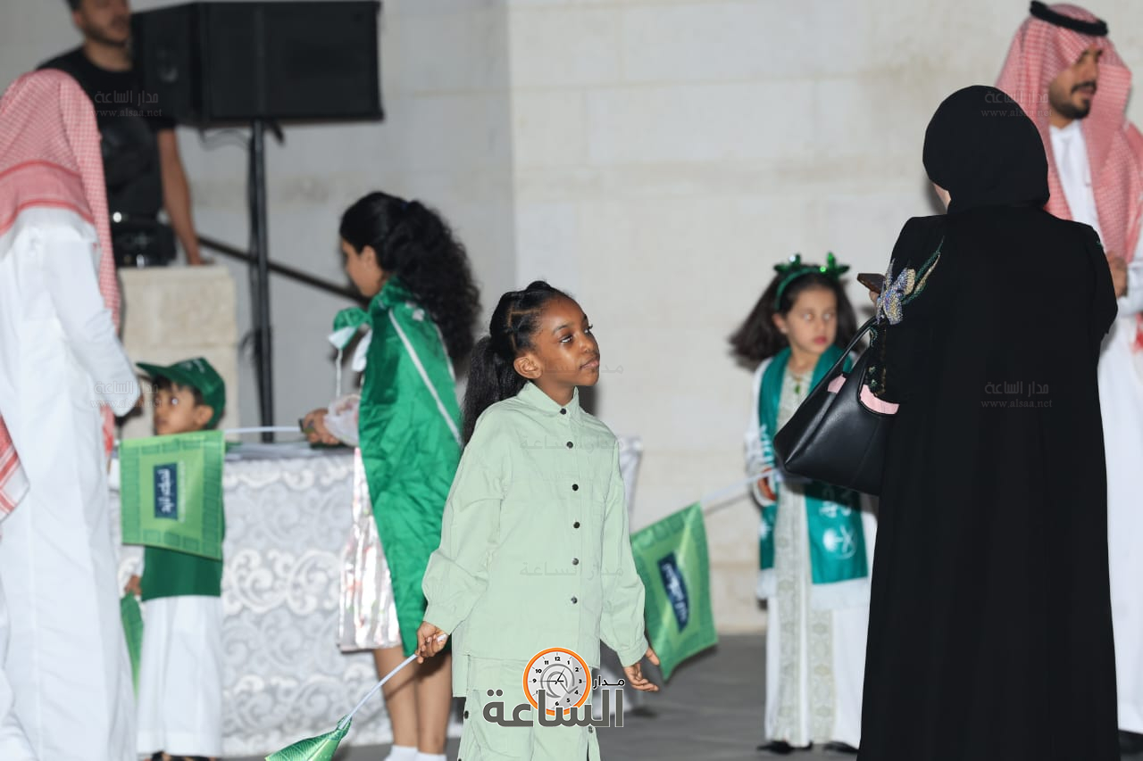 Madar Al-Saa Images 0.027923610104584107