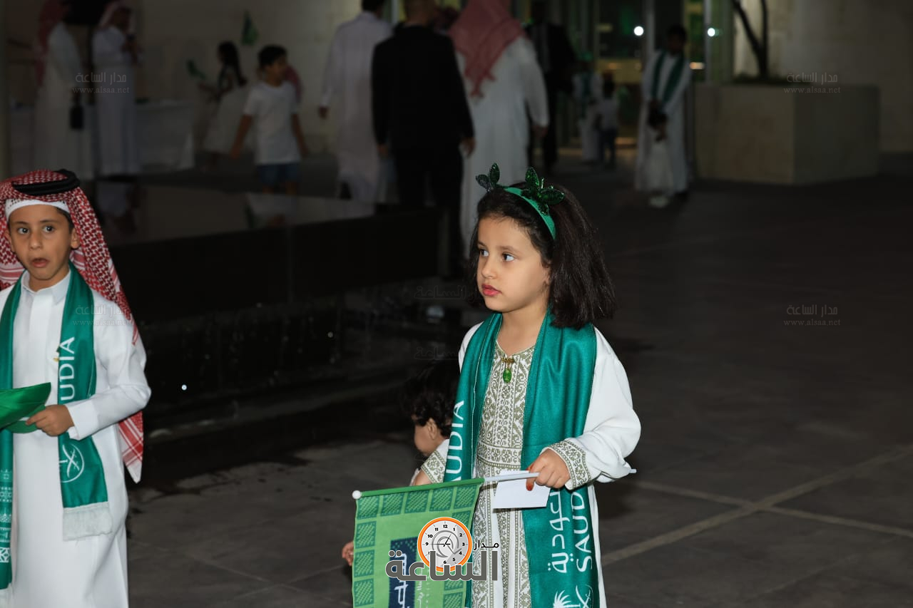 Madar Al-Saa Images 0.46953675771545134