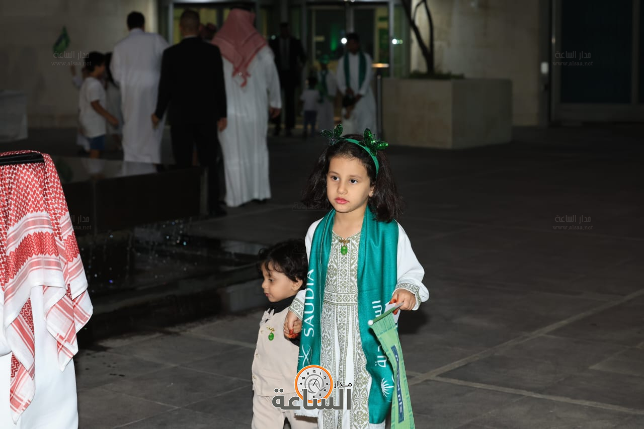 Madar Al-Saa Images 0.017566780375139035