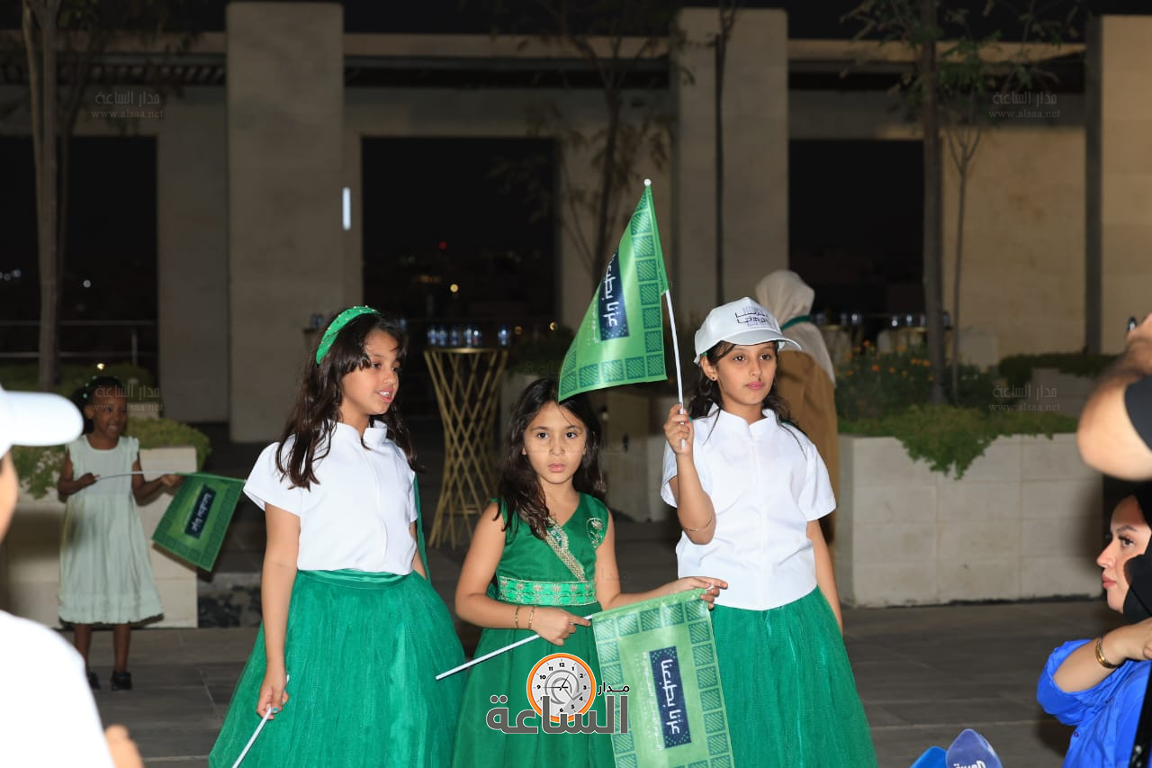 Madar Al-Saa Images 0.8240195642366425