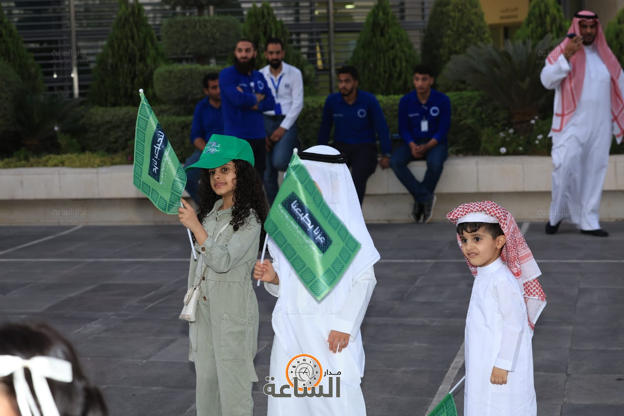 Madar Al-Saa Images 0.0543621408106475