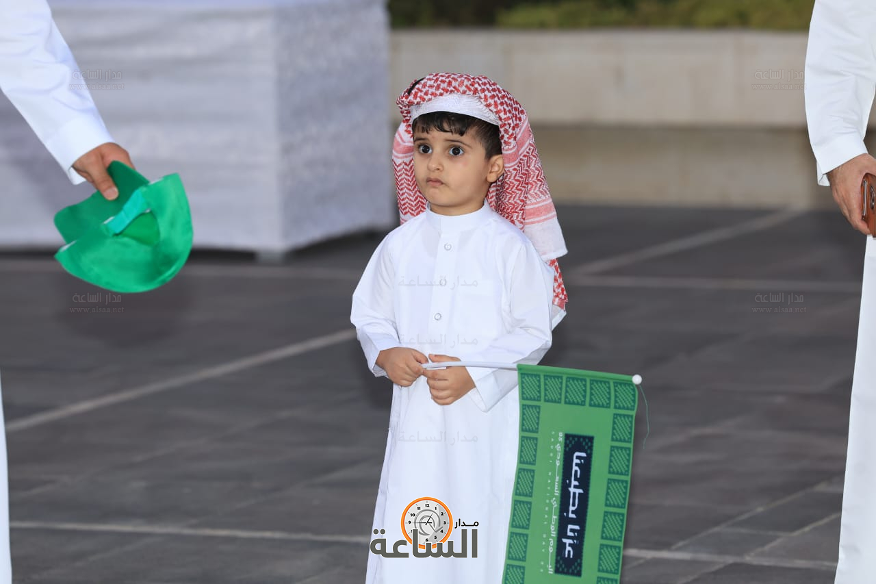 Madar Al-Saa Images 0.5212545266769987