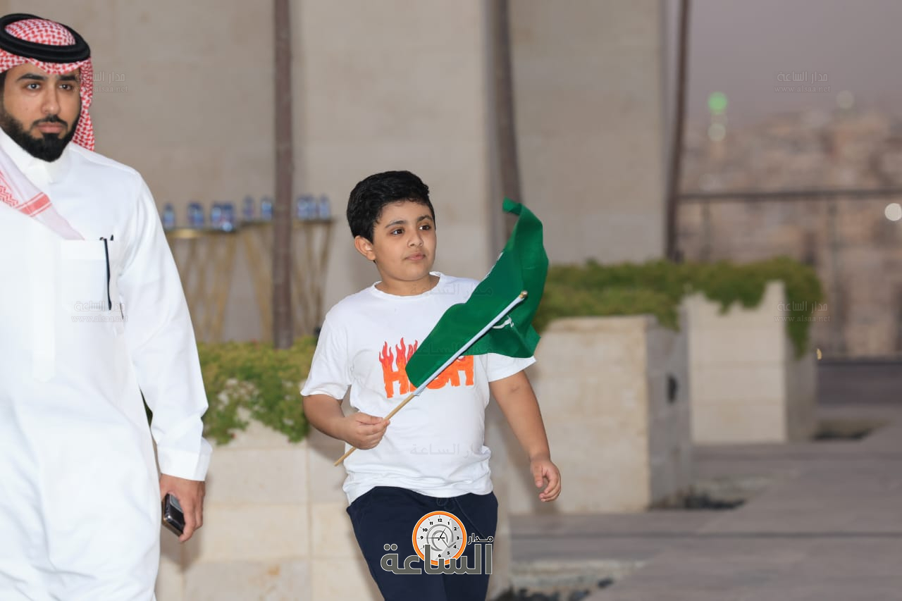 Madar Al-Saa Images 0.727399158123891